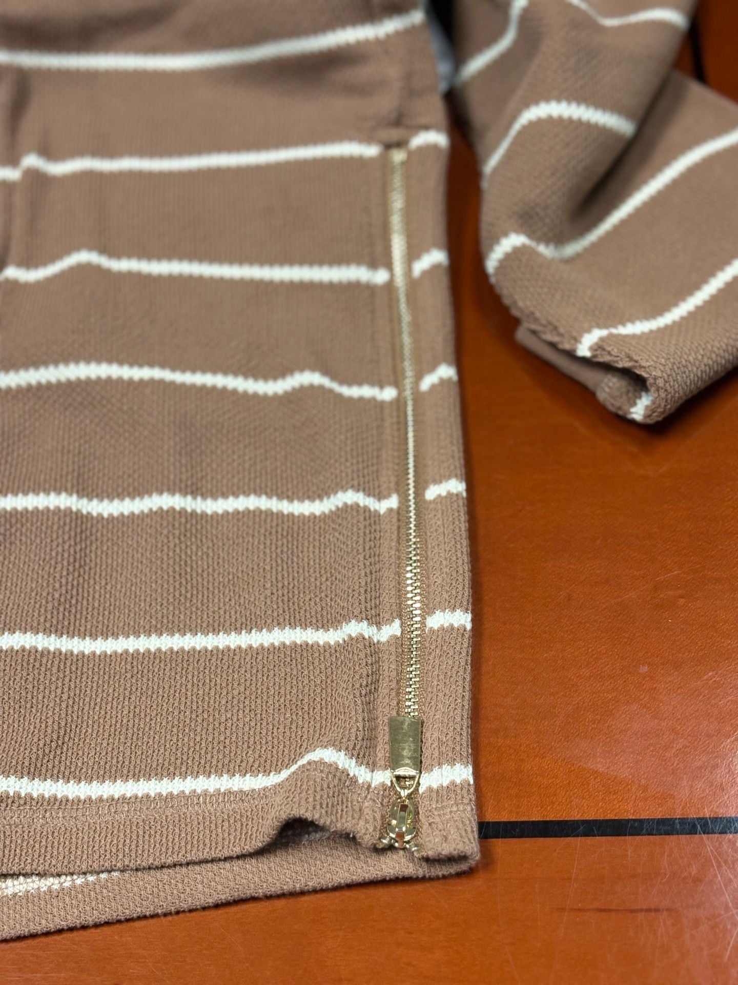 Attitudes by Renee Sweater Size 1X Brown White Stripe oversized and boxy V-Neck Jacquard 4