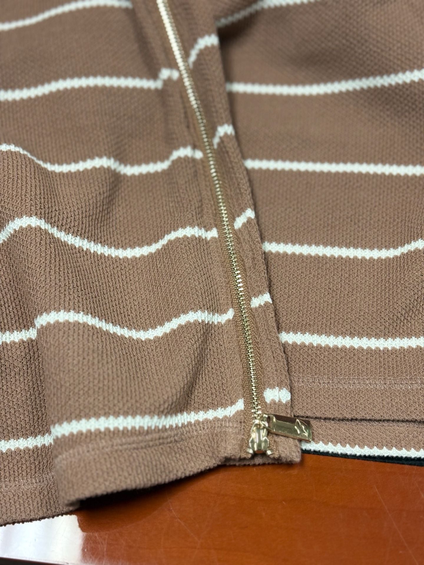 Attitudes by Renee Sweater Size 1X Brown White Stripe oversized and boxy V-Neck Jacquard 7