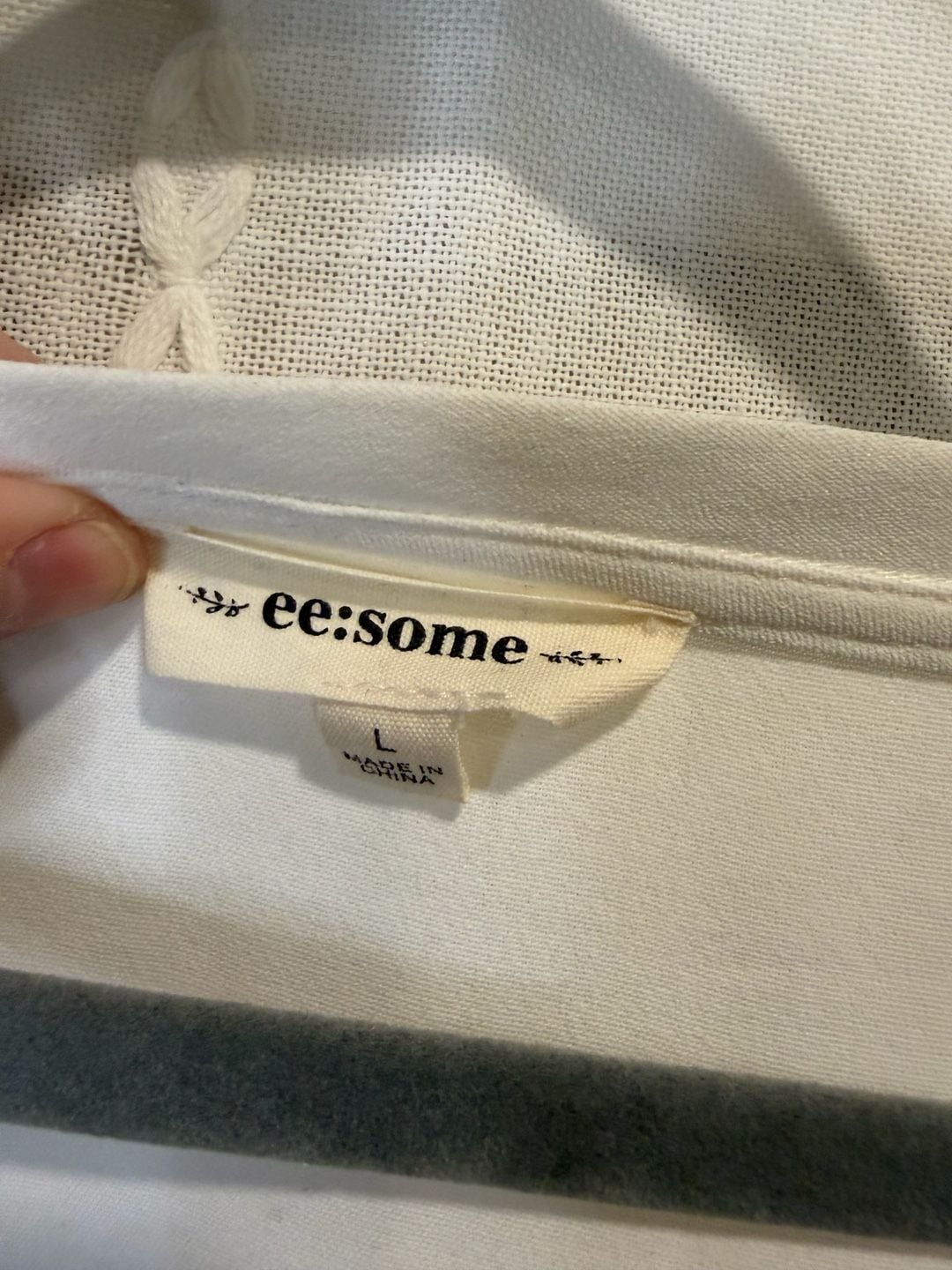 EE:Some Womens Large White V Neck Blouse Short Sleeve High Low Hem Work Top 4