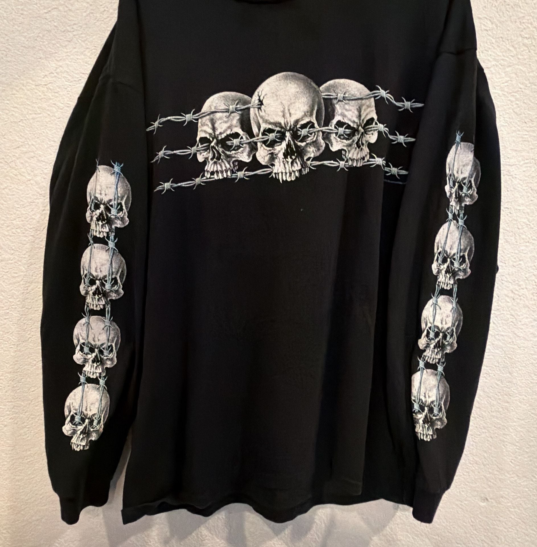 VINTAGE Thunder Sportswear Long Sleeve Graphic Tee Skull Barbed Wire 2