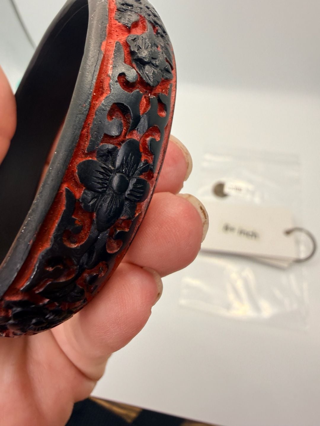 Vintage Carved Bangle Bracelet Size 8 Black And Red Floral Resin 7