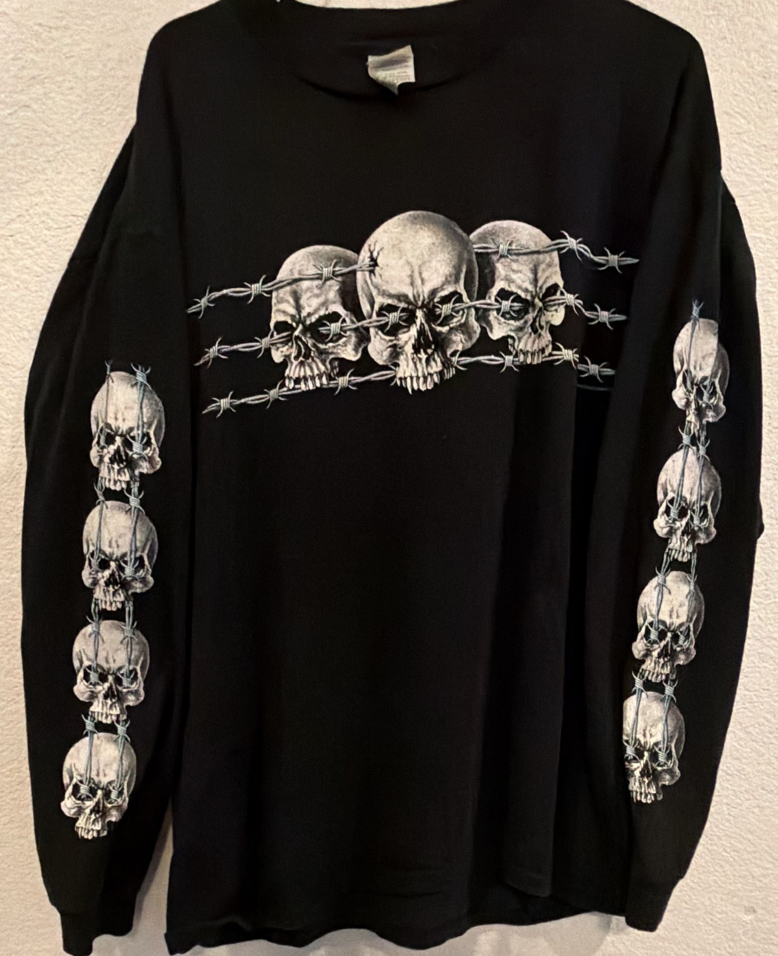 VINTAGE Thunder Sportswear Long Sleeve Graphic Tee Skull Barbed Wire 3