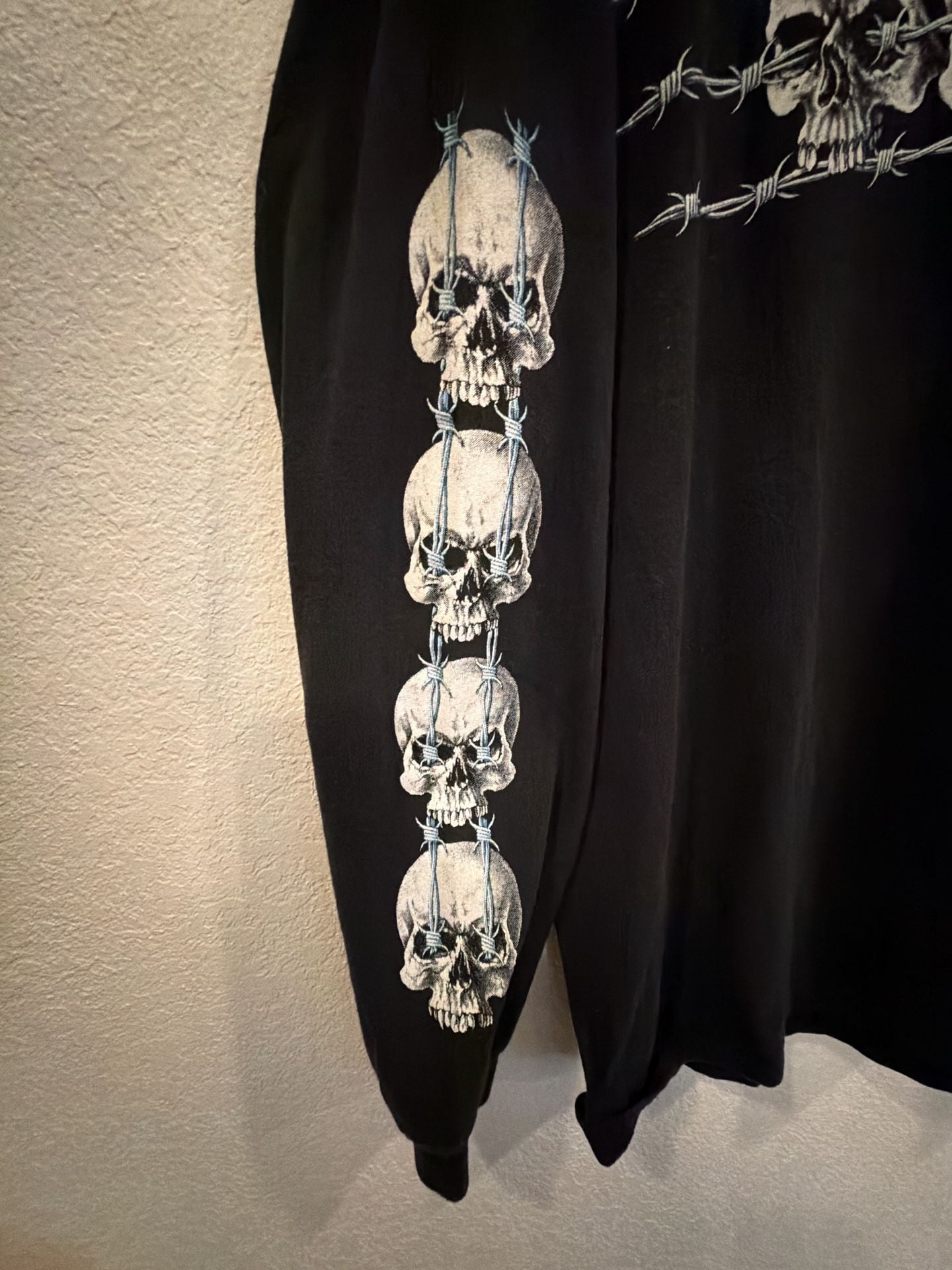 VINTAGE Thunder Sportswear Long Sleeve Graphic Tee Skull Barbed Wire 5