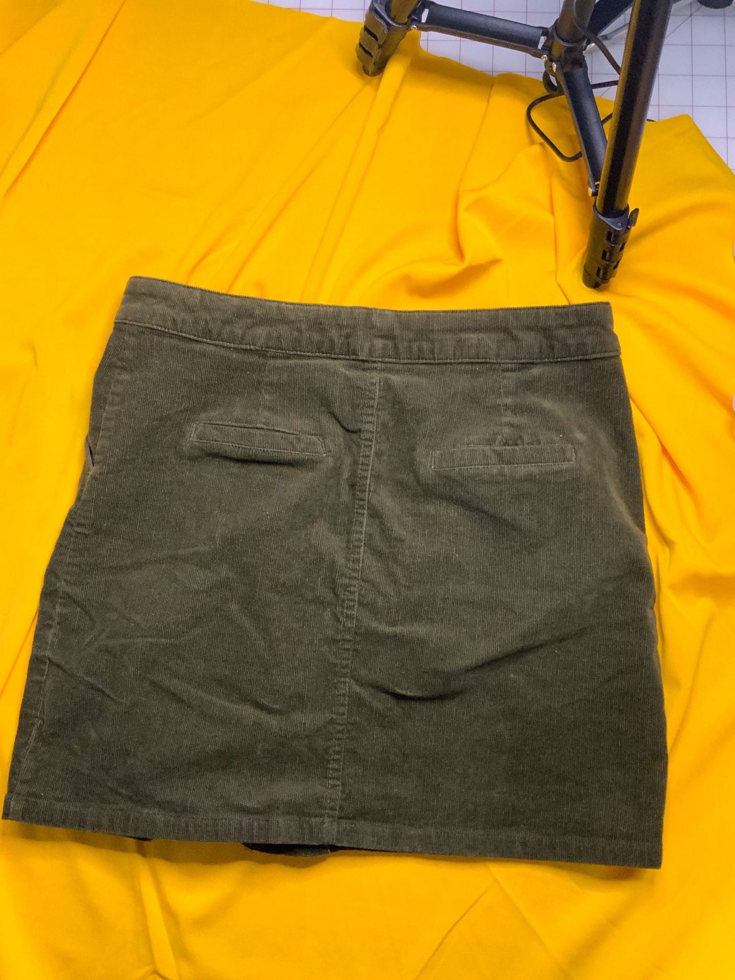 Fashion On Earth Corduroy Women’s Skirt Size M Olive Green 7