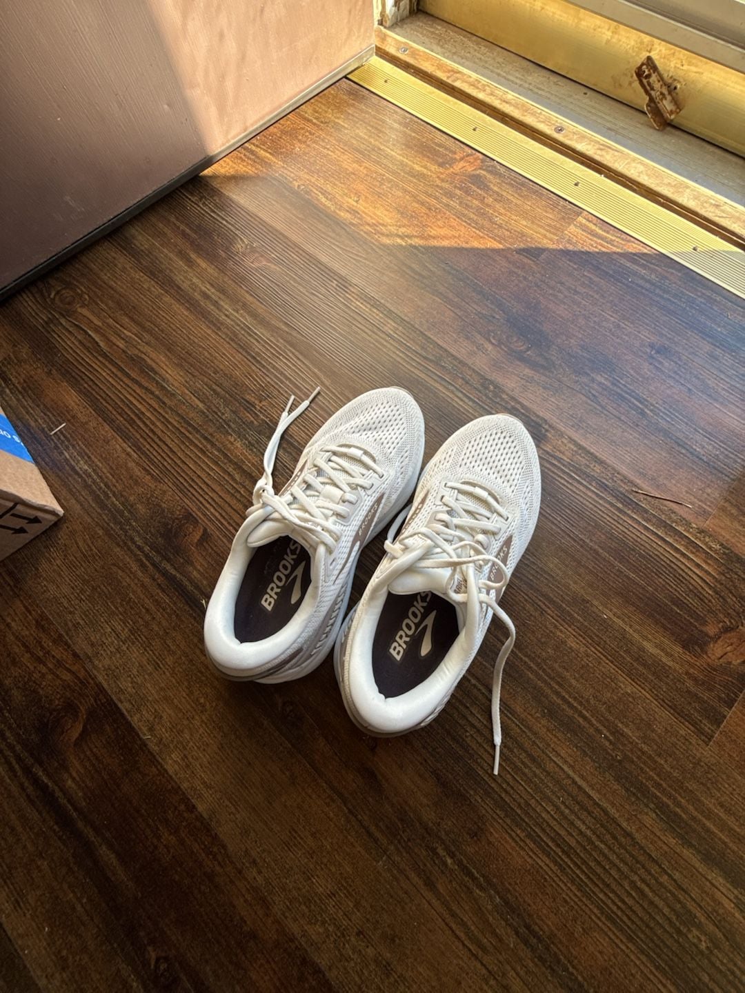 Brooks Ariel GTS 24 Running Shoes White 3