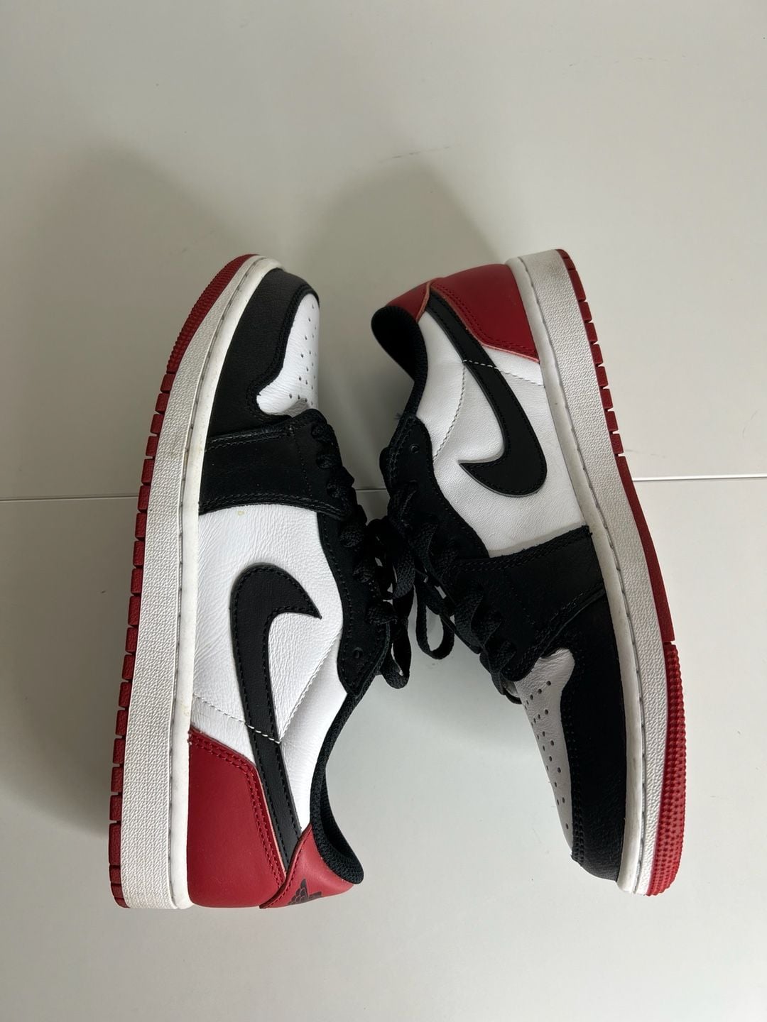 Nike Air Jordan 1 Retro Low OG Size 8.5 Black Toe 2023 5