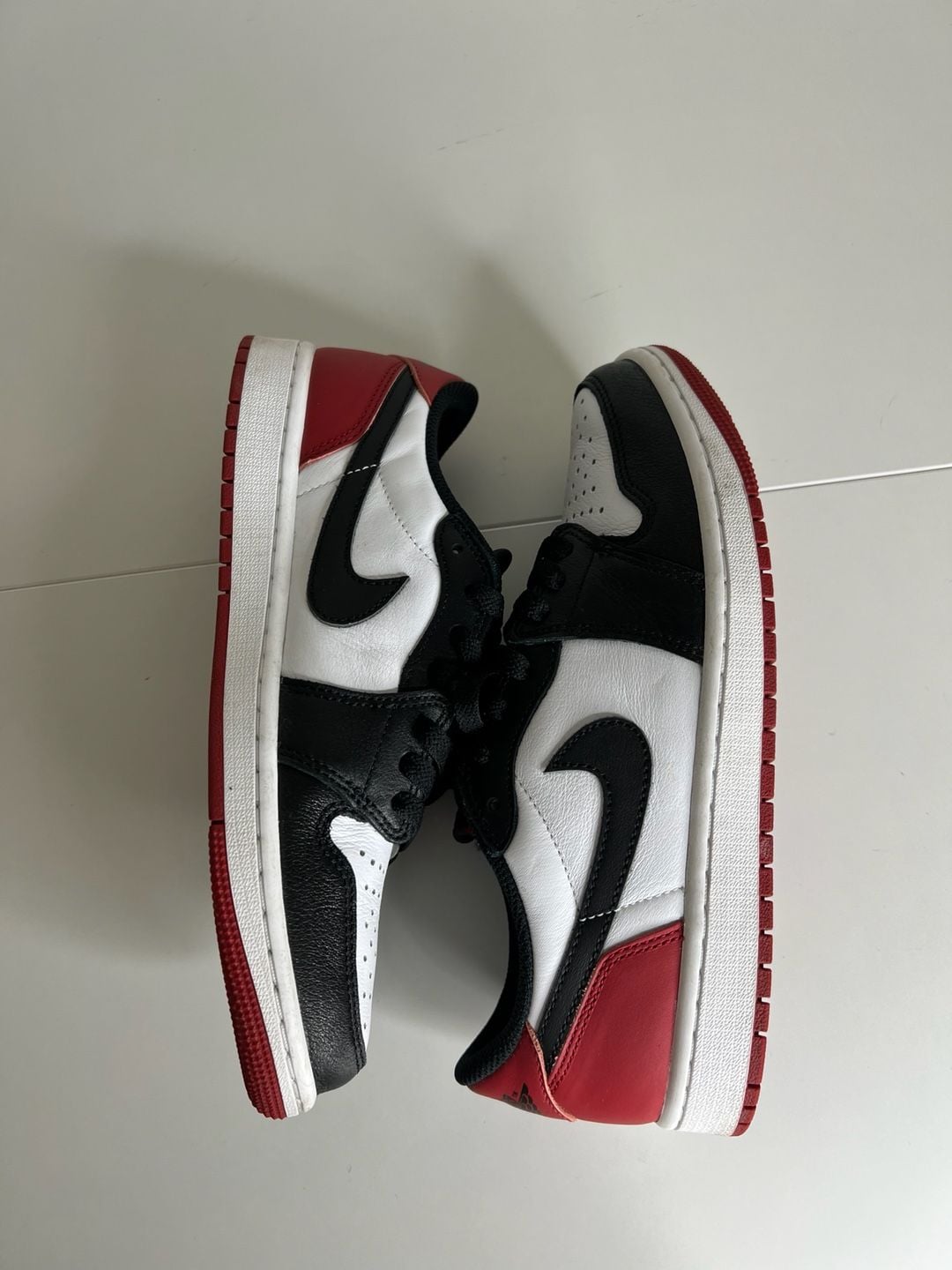 Nike Air Jordan 1 Retro Low OG Size 8.5 Black Toe 2023 6