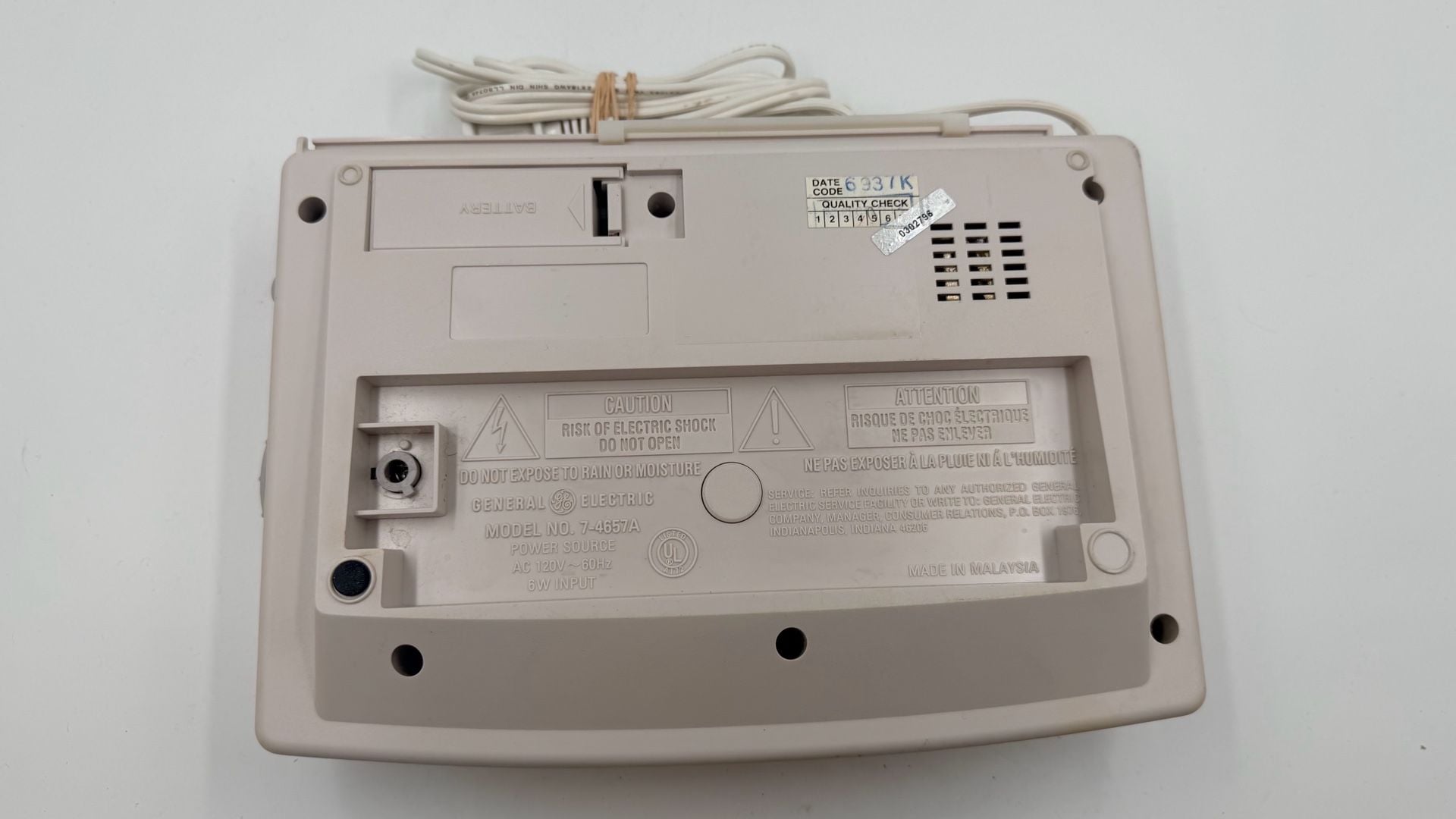 GE Softlite Alarm Clock Radio Model 7-4657A AM/FM Night Light Vintage 4