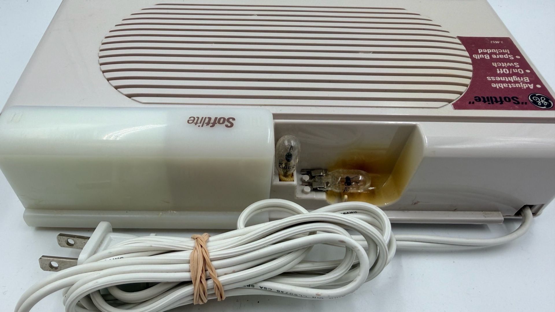 GE Softlite Alarm Clock Radio Model 7-4657A AM/FM Night Light Vintage 6