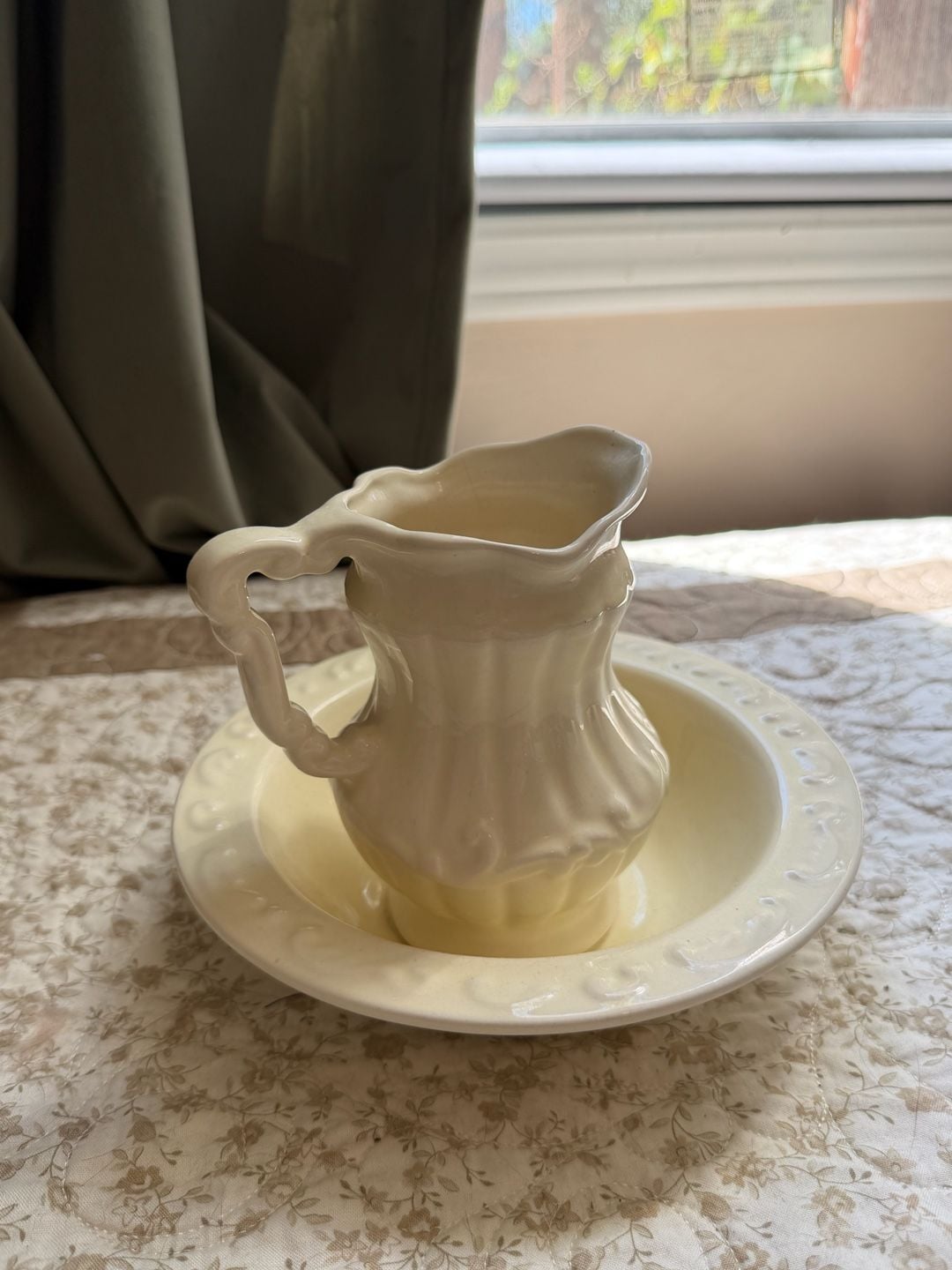 Vintage Ceramic Pitcher And Wash Basin Bowl Set Ivory Cream 1
