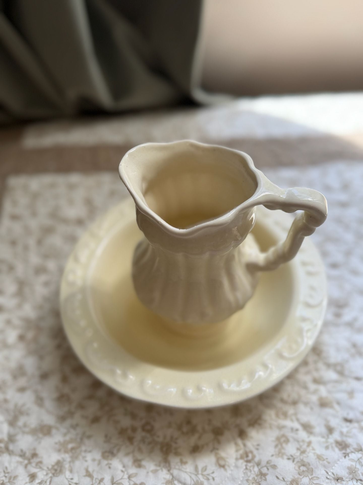 Vintage Ceramic Pitcher And Wash Basin Bowl Set Ivory Cream 2