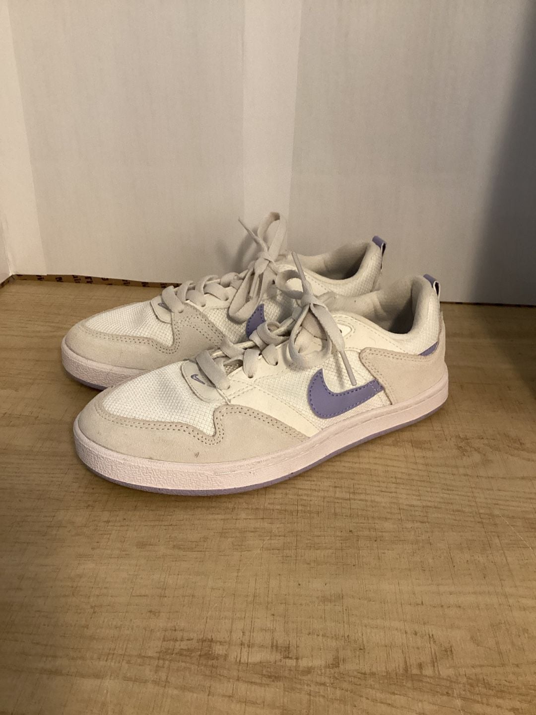 Nike SB Alleyoop Size 5.5 White Purple Skate Shoes 2