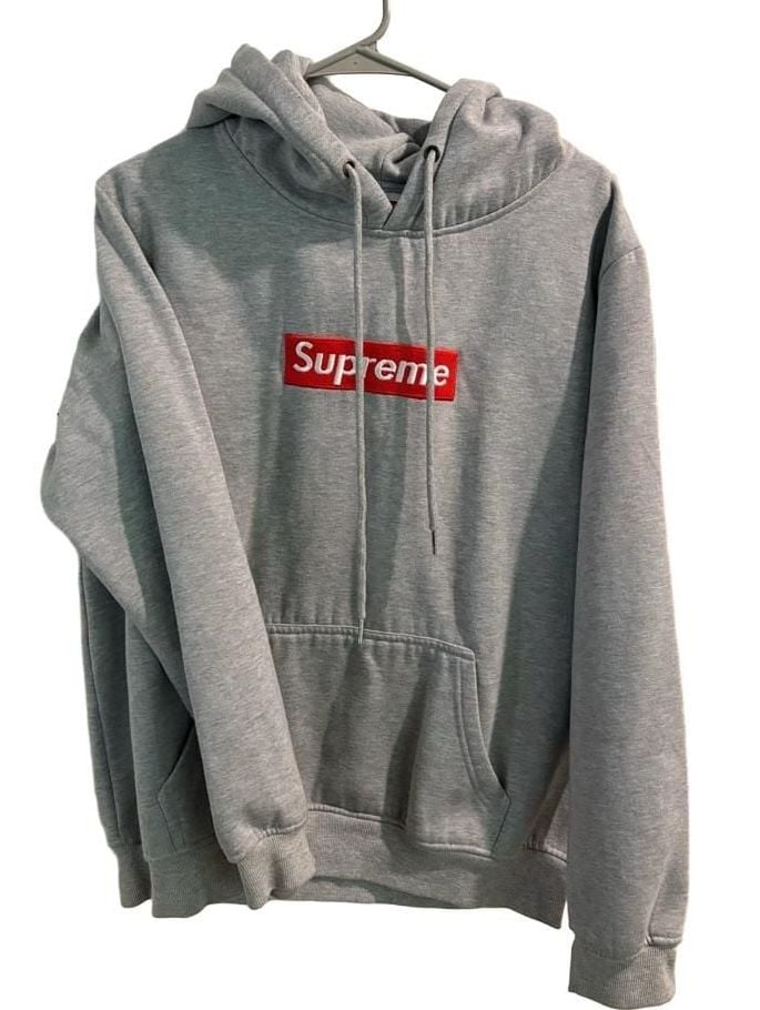 Supreme Box Logo Pullover Hoodie Heather Grey
Women XXL = men’s large 2