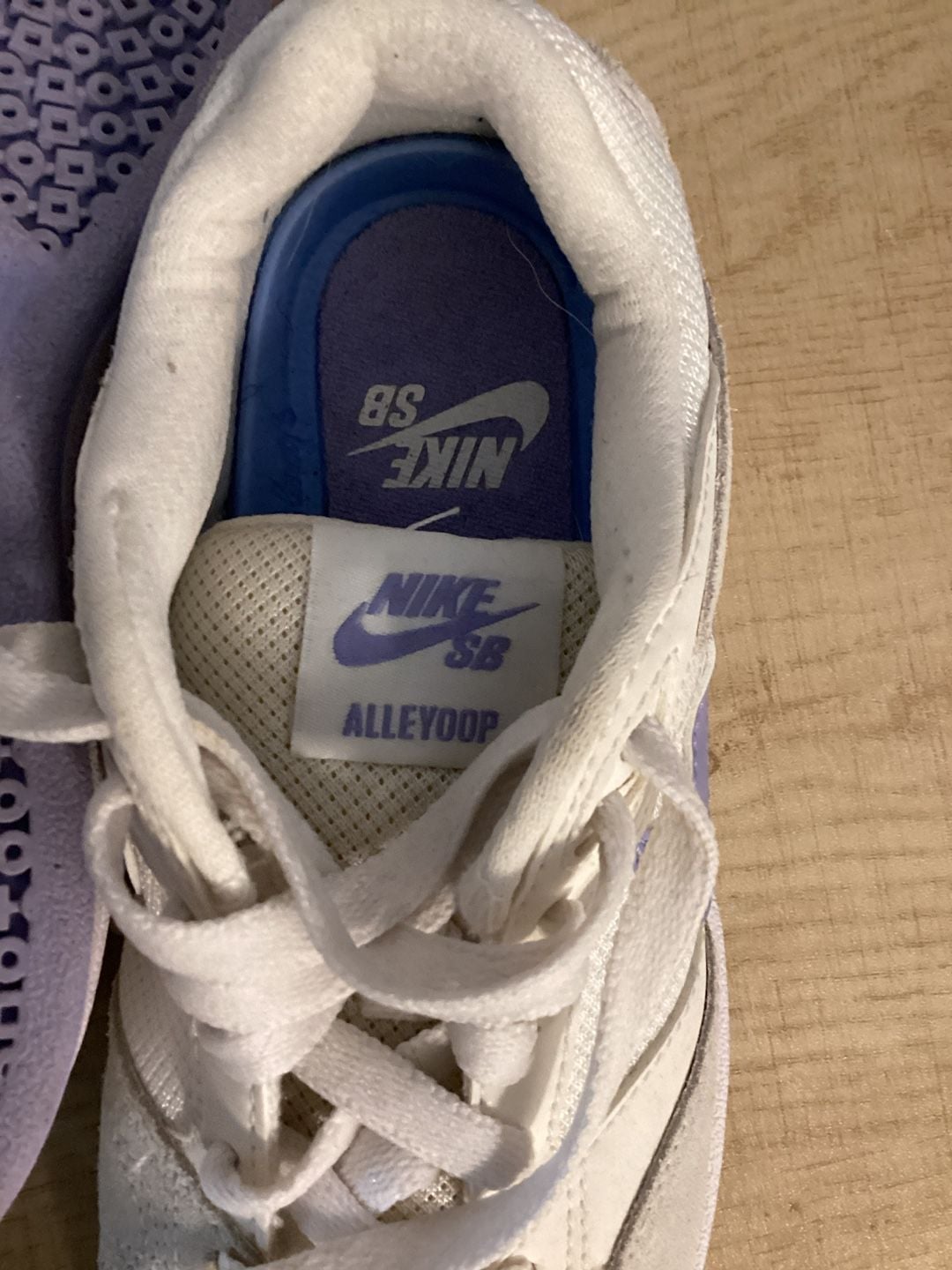 Nike SB Alleyoop Size 5.5 White Purple Skate Shoes 6