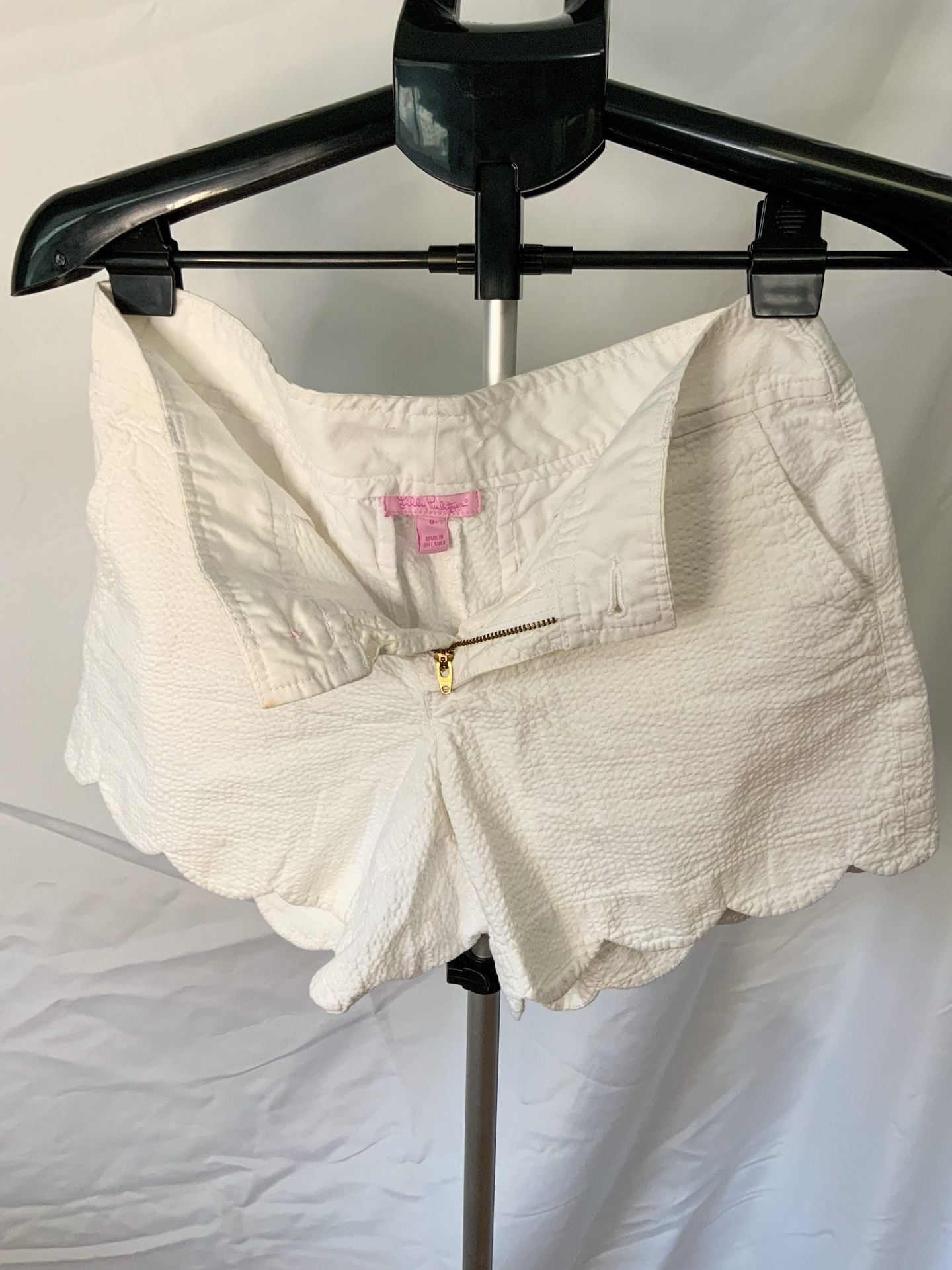 Lilly Pulitzer Seersucker Scalloped Women’s Shorts Size 6 White 2