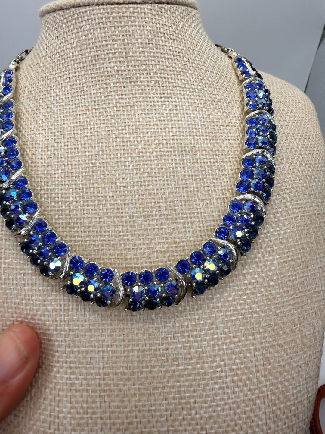 Lisner Blue Rhinestone Necklace Size 16 Inch 2