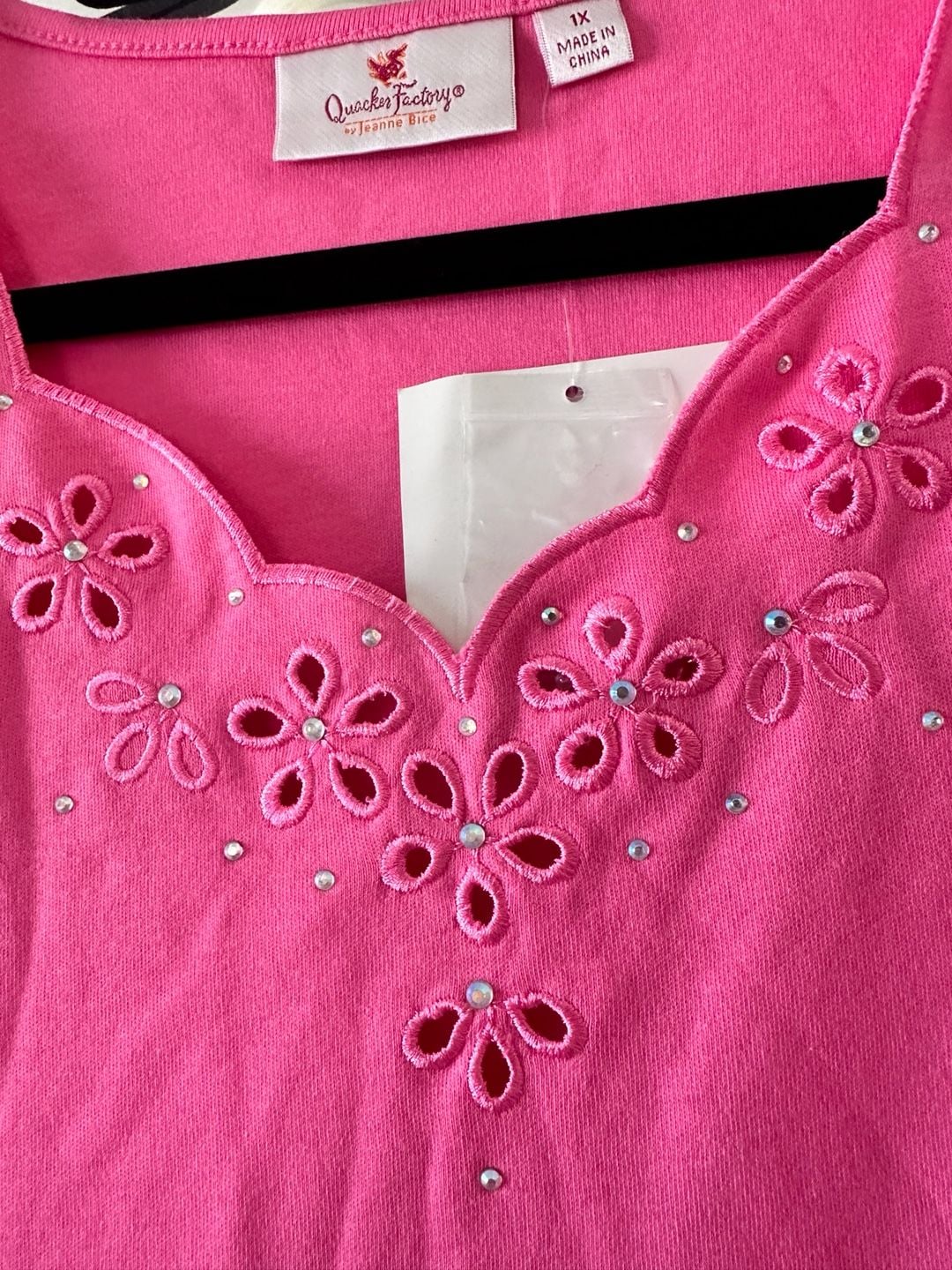 Quacker Factory Tunic Size 1X Pink Eyelet Rhinestone Top 3