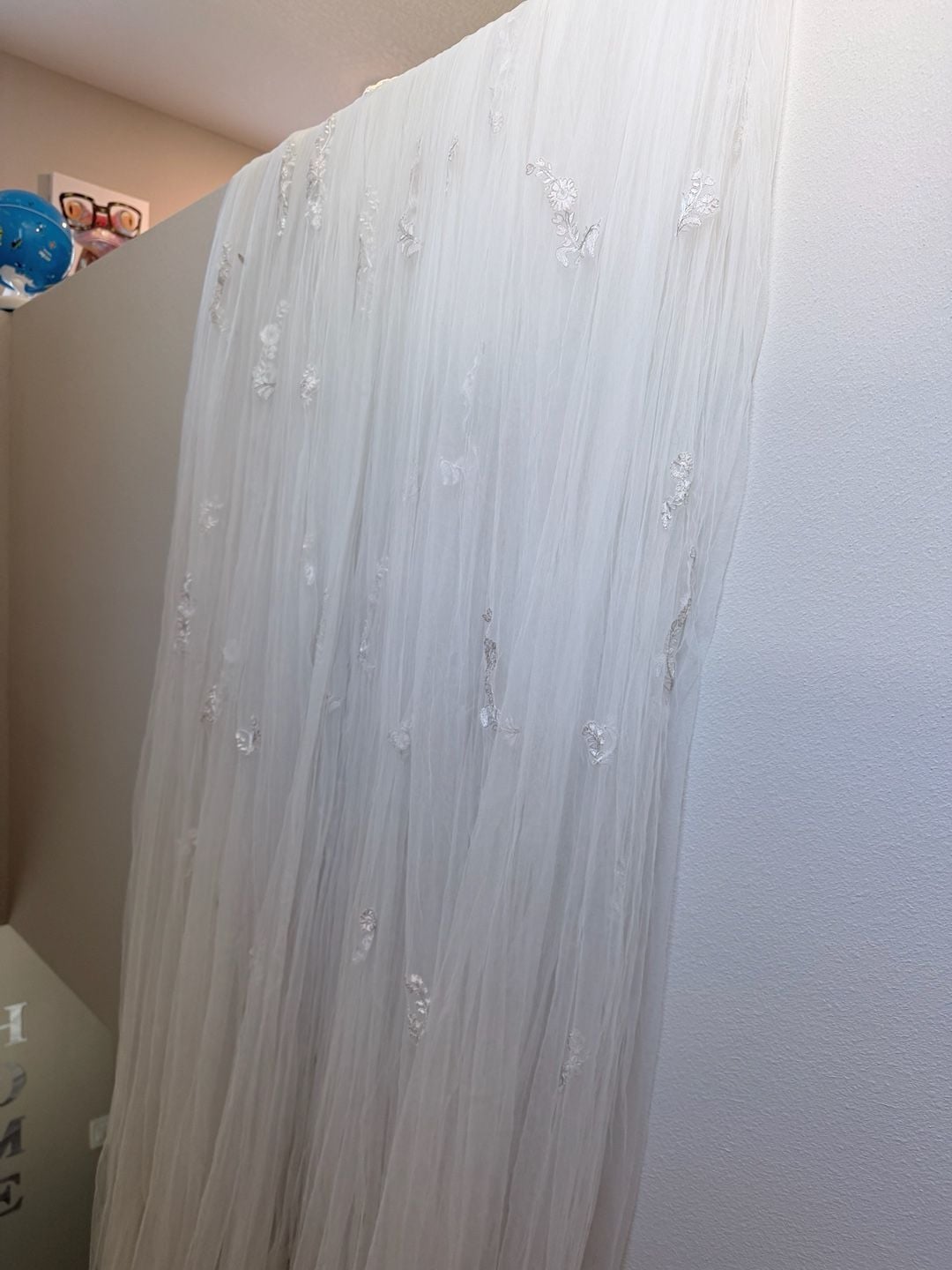 Pottery Barn Kids Monique Lhuillier Gold Vine Sheers White Tulle Canopy 3