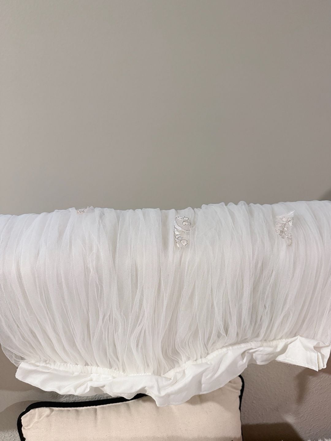 Pottery Barn Kids Monique Lhuillier Gold Vine Sheers White Tulle Canopy 6