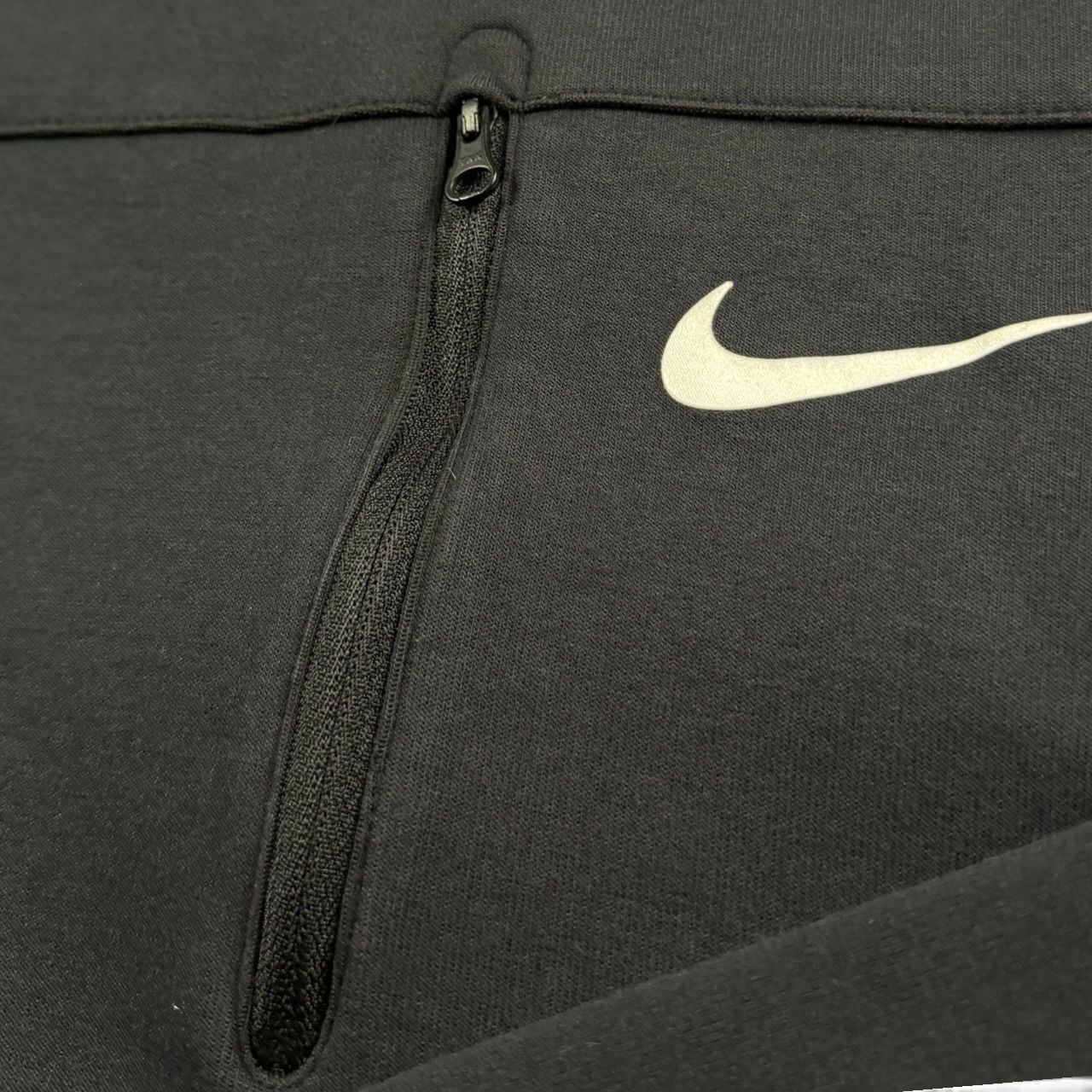 Nike Black Zip Pocket Swoosh Crewneck Small 7