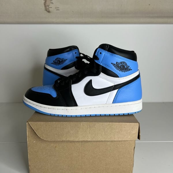 Nike Air Jordan 1 Retro High OG UNC Toe Sneakers