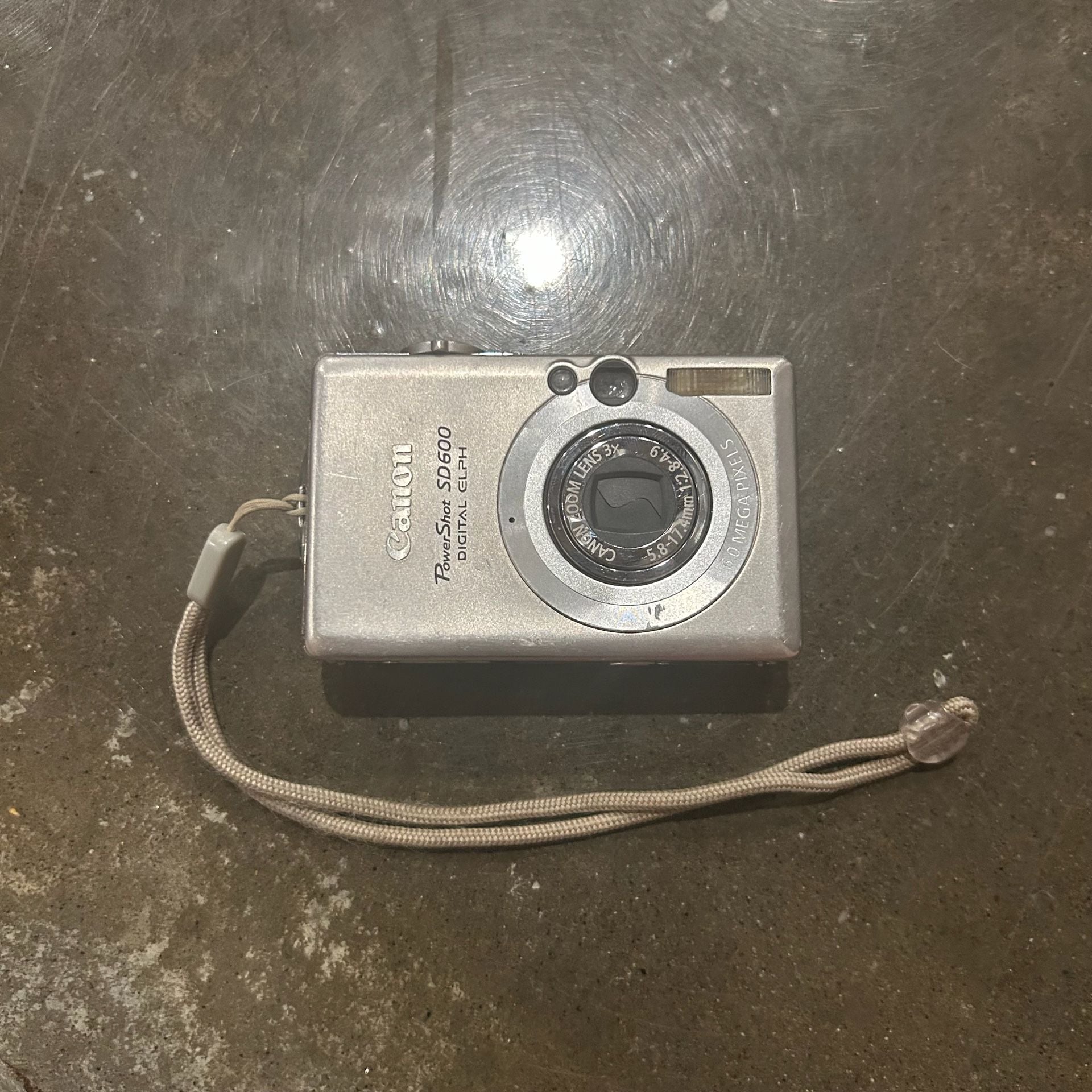 Canon PowerShot SD600 Digital Elph 6.0MP Digital Camera Silver 1