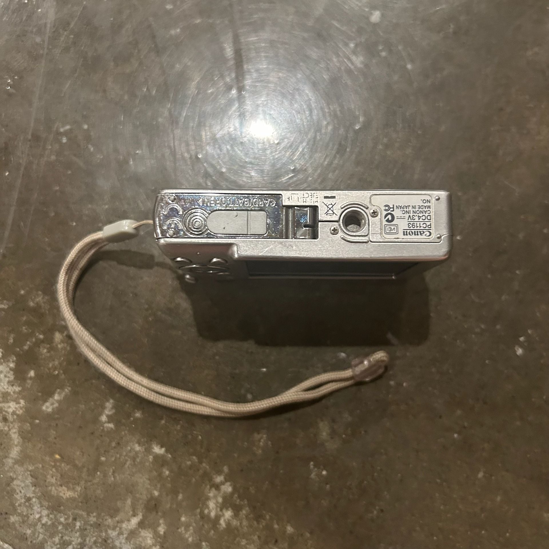 Canon PowerShot SD600 Digital Elph 6.0MP Digital Camera Silver 4