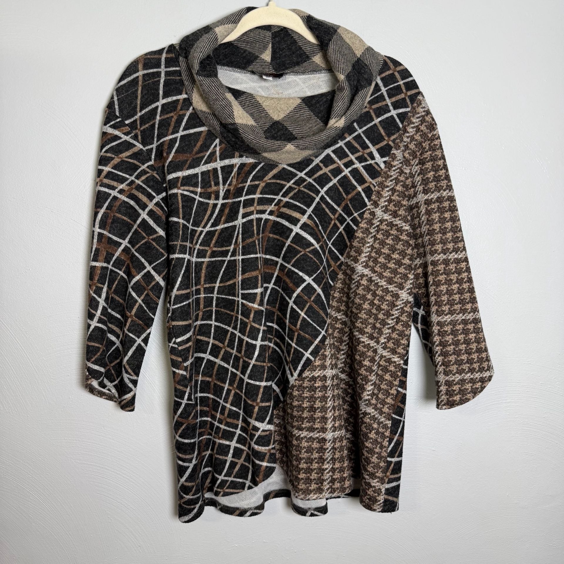 Andria Lieu Cowl Neck Tunic Top Size L Plaid Abstract Print 2