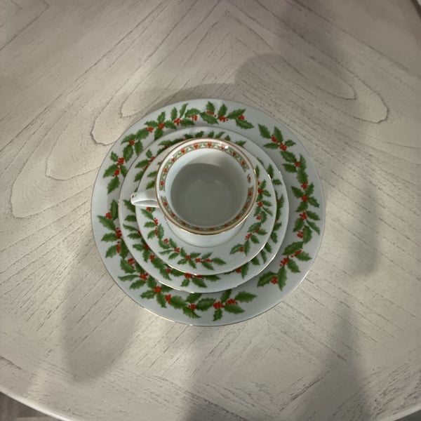 Crown Ming Fine China Holly Christmas Tea Cup, Desert Plate , Full Size Plate & Saucer Set.