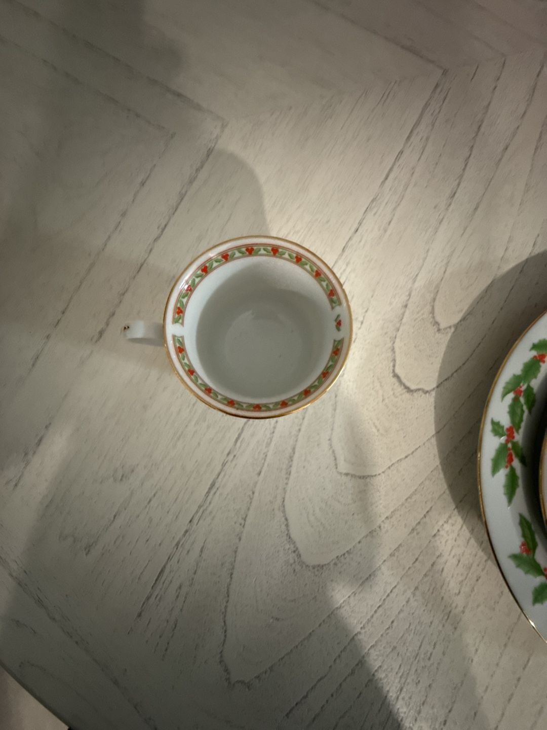Crown Ming Fine China Holly Christmas Tea Cup, Desert Plate , Full Size Plate & Saucer Set. 2