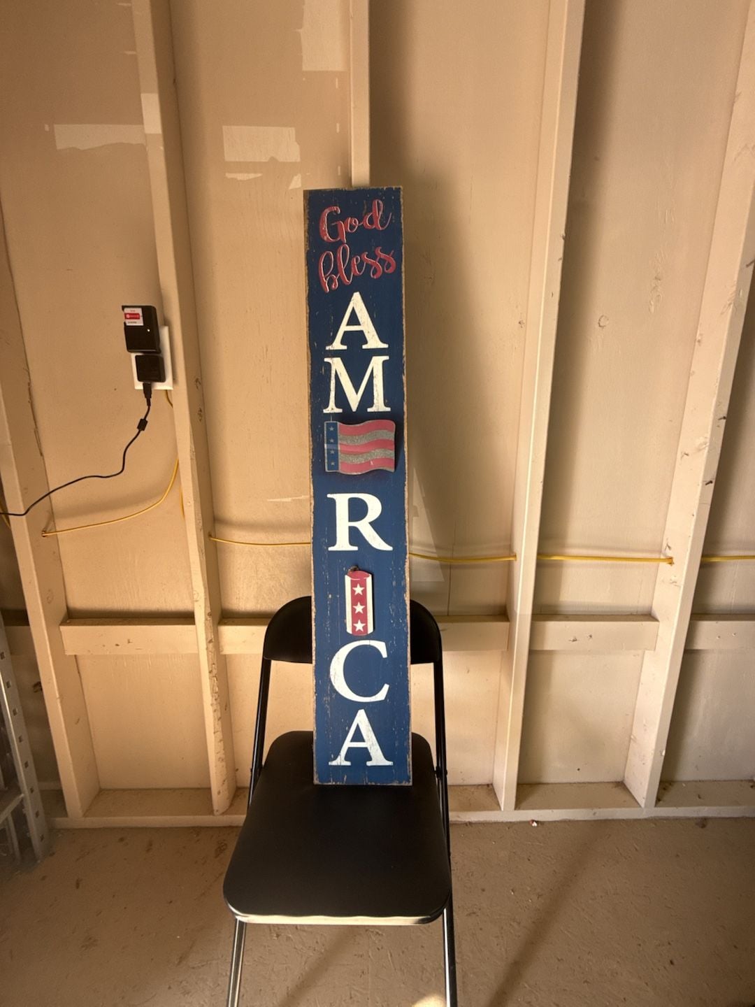 GersonCo Patriotic Wooden Porch Sign God Bless America Leaner Decor 1