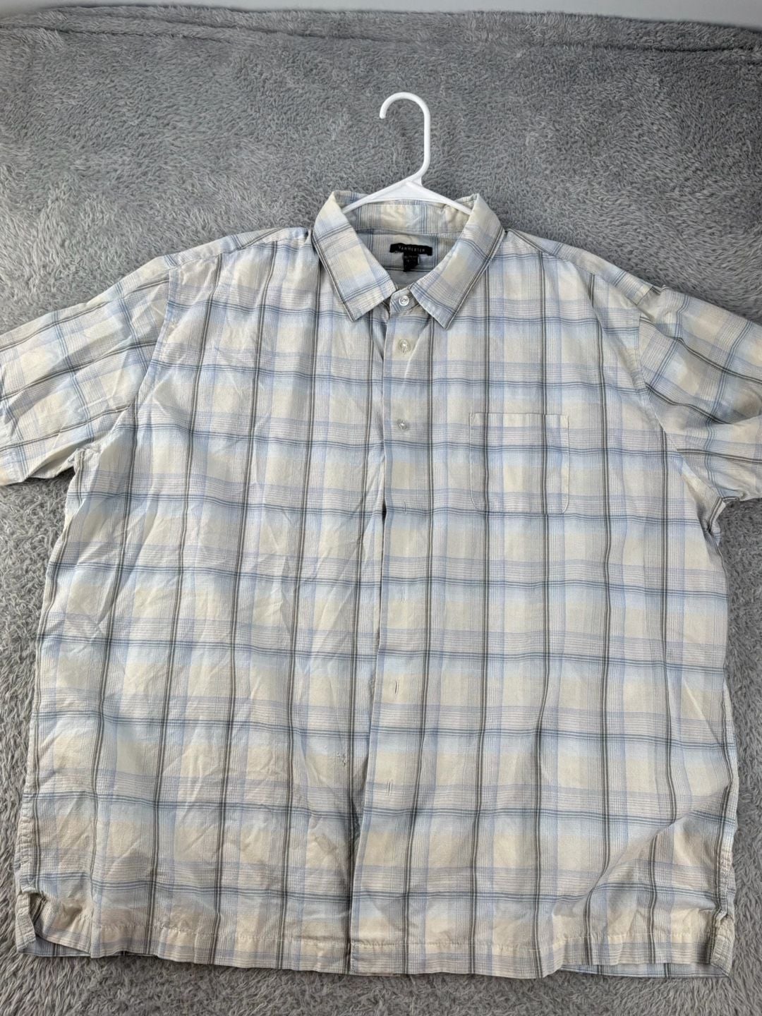 Bundle of (6) men’s shirts Size 2XL 17