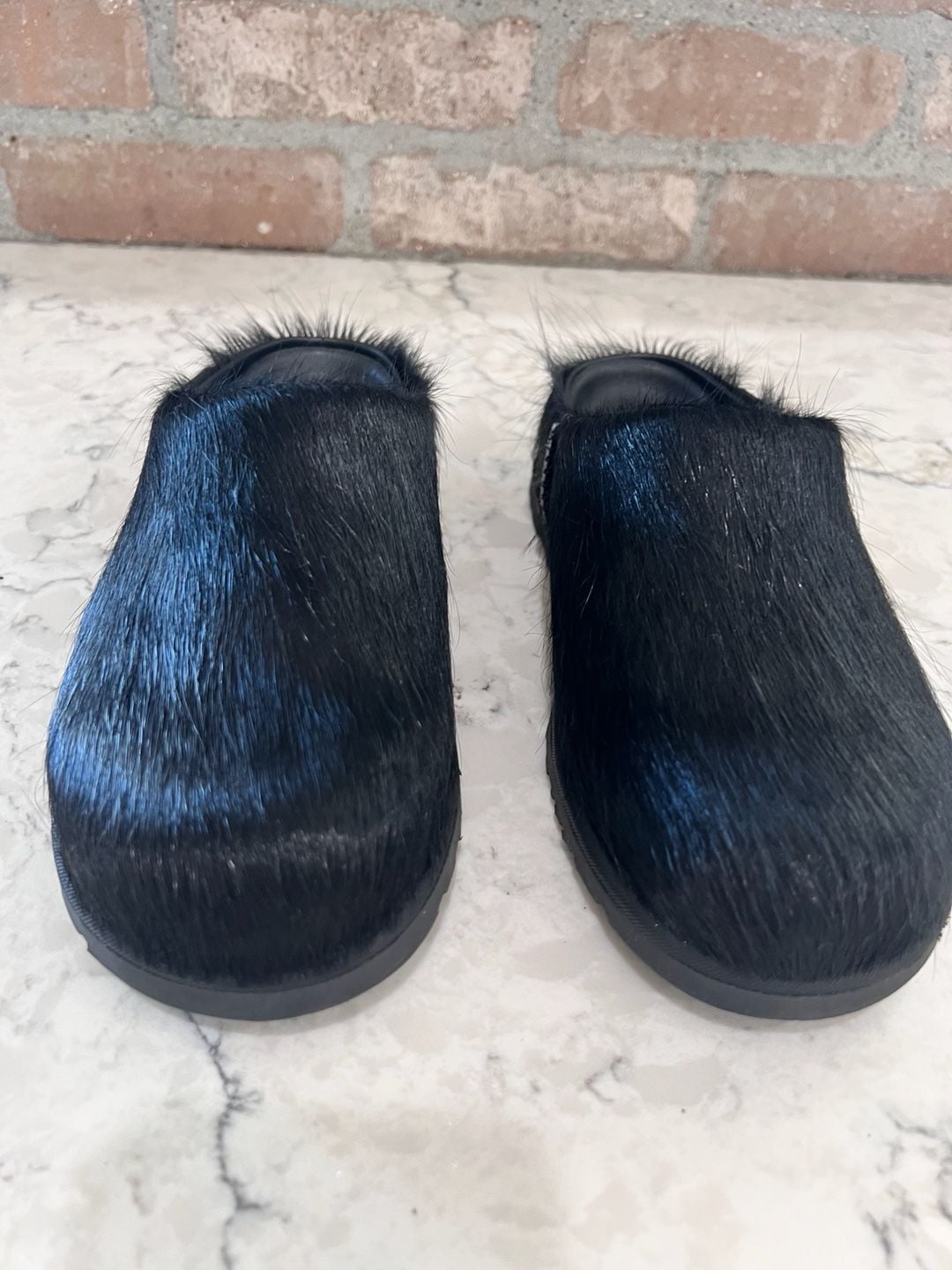 Ugg Otzo Calf Hair Clog Size 7 Black New with out Box 6