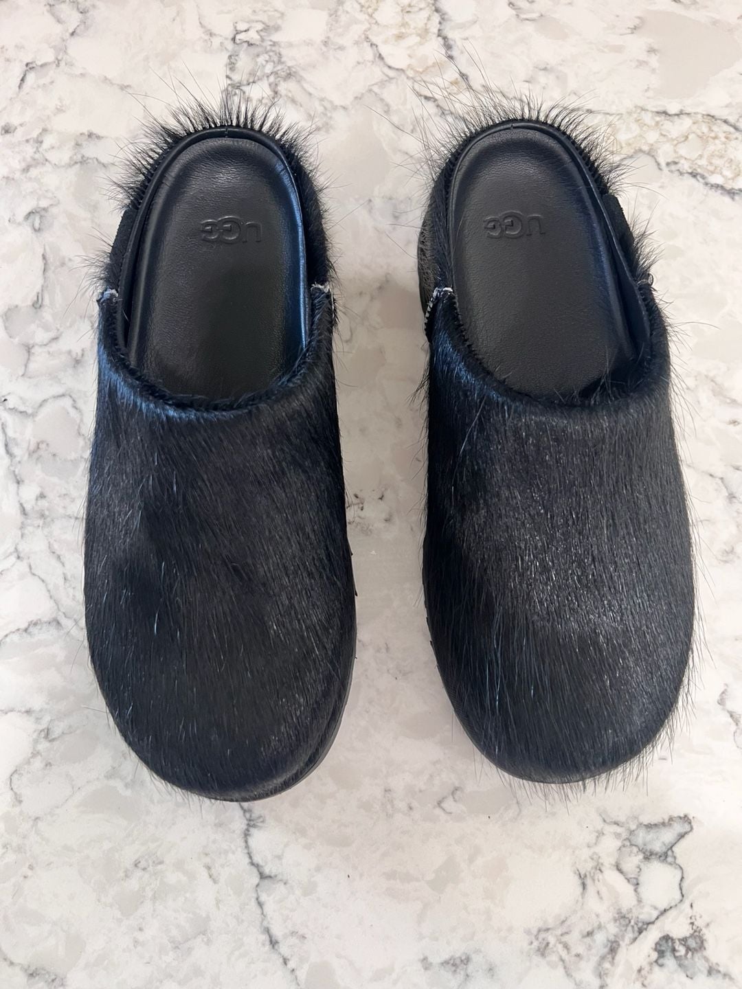 Ugg Otzo Calf Hair Clog Size 7 Black New with out Box 9