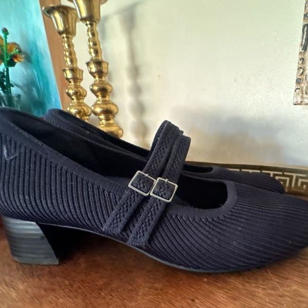 Vivaia Mary Jane Heels Size 39.5 Navy Knit Chunky Block Heel Pumps