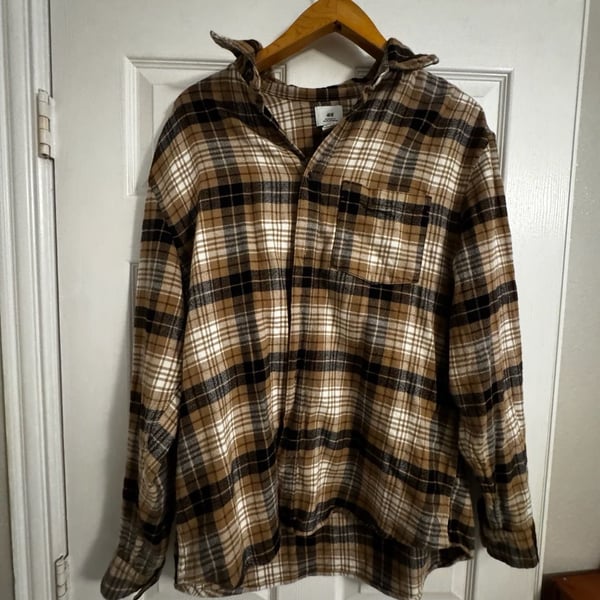 H&M Plaid Flannel Button Down Shirt Size XL Regular Fit Brown Black