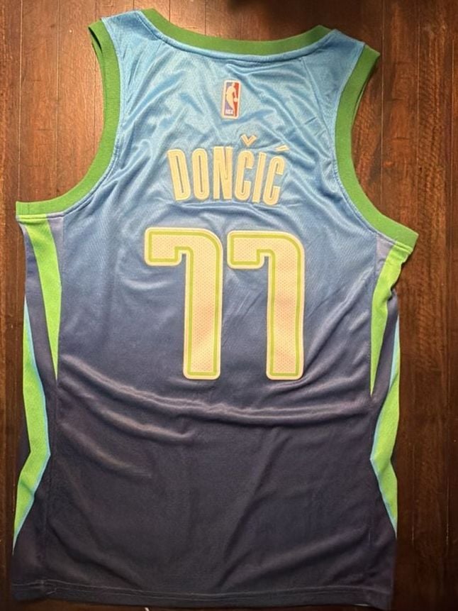 Nike Luka Doncic Dallas Mavericks City Edition Jersey Size 44 Blue 2