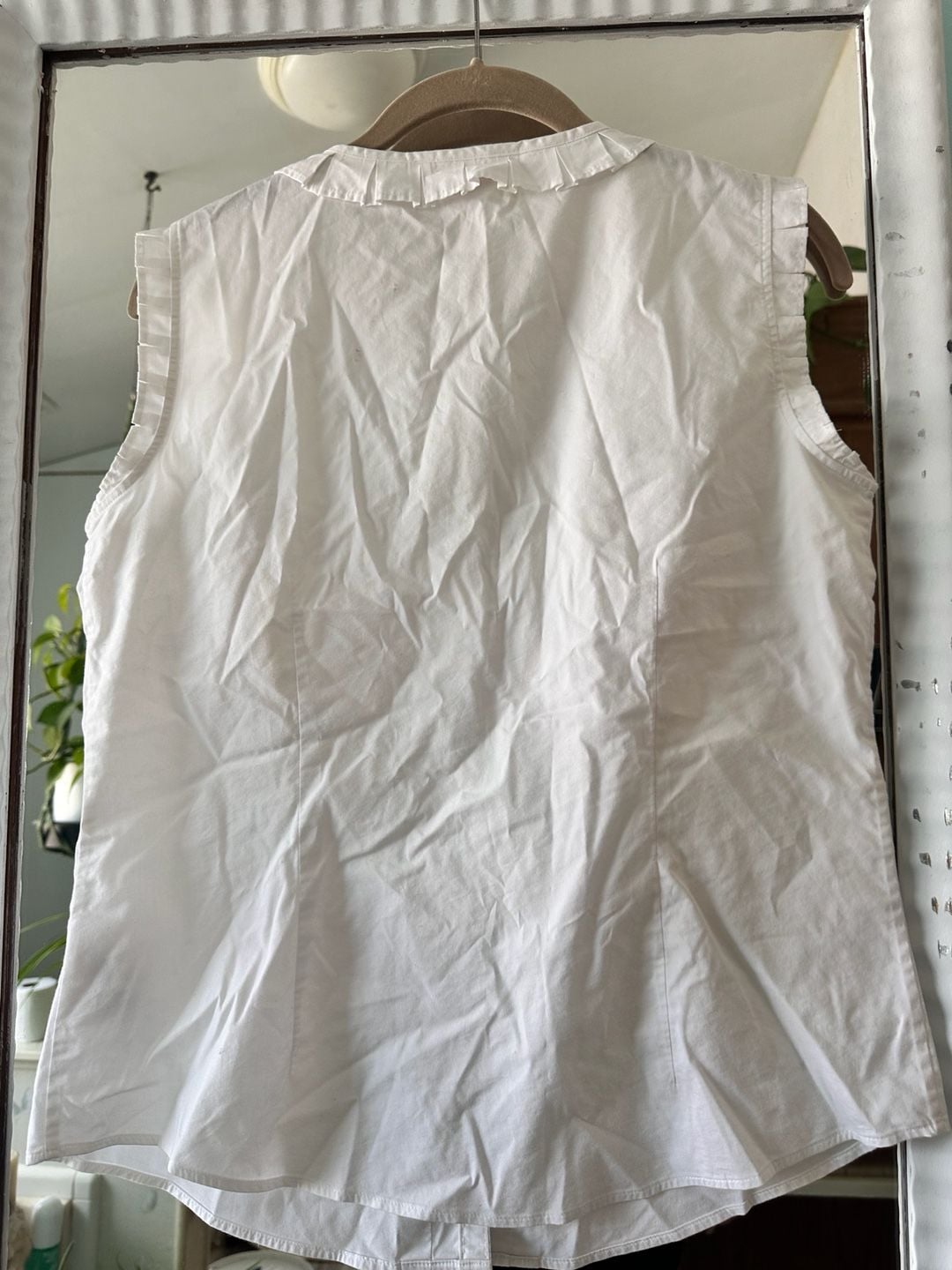 Brooks Brothers Red Fleece Sleeveless Ruffle Blouse Size 6 5