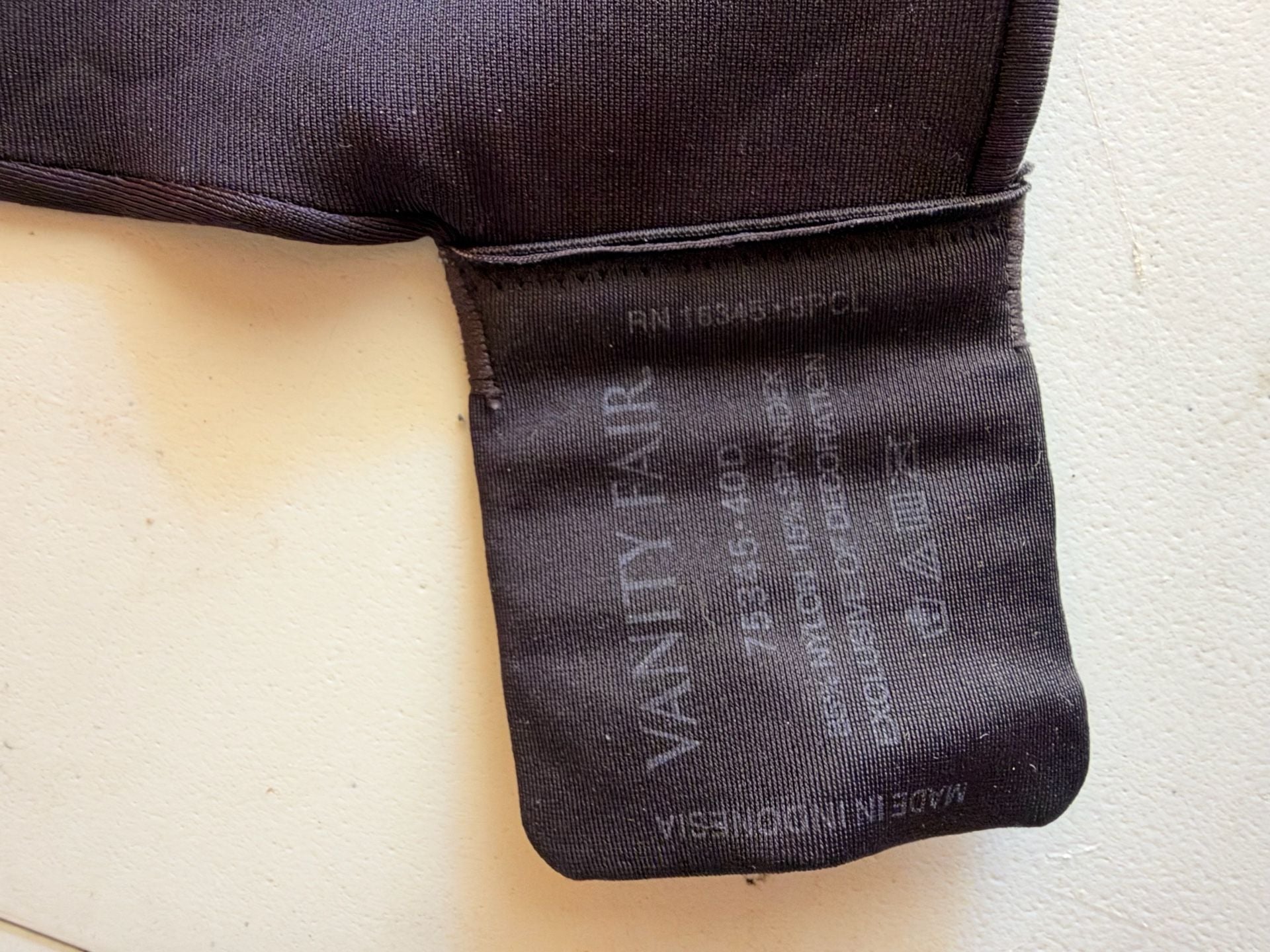 Vanity Fair Beauty Back Underwire Bra 40D Black 4