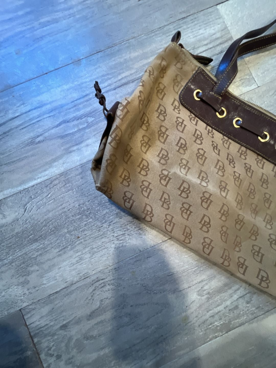 Dooney and Bourke brown D&B logo tote 8