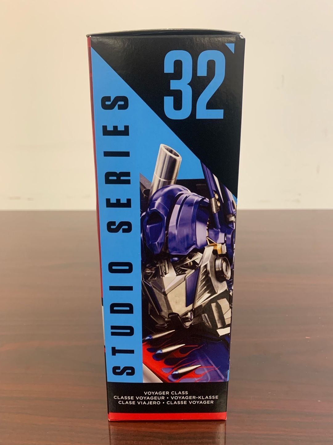 Transformers Studio Series 32 Voyager Class Optimus Prime 2