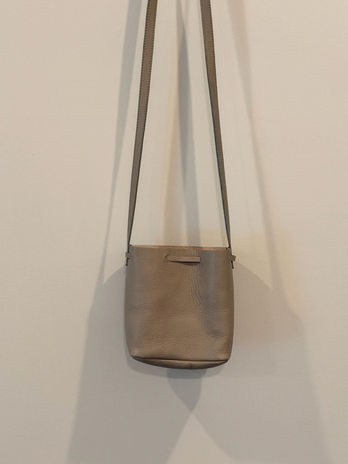 Shaffer Los Angeles Greta Bucket Bag Taupe Brown Leather 15