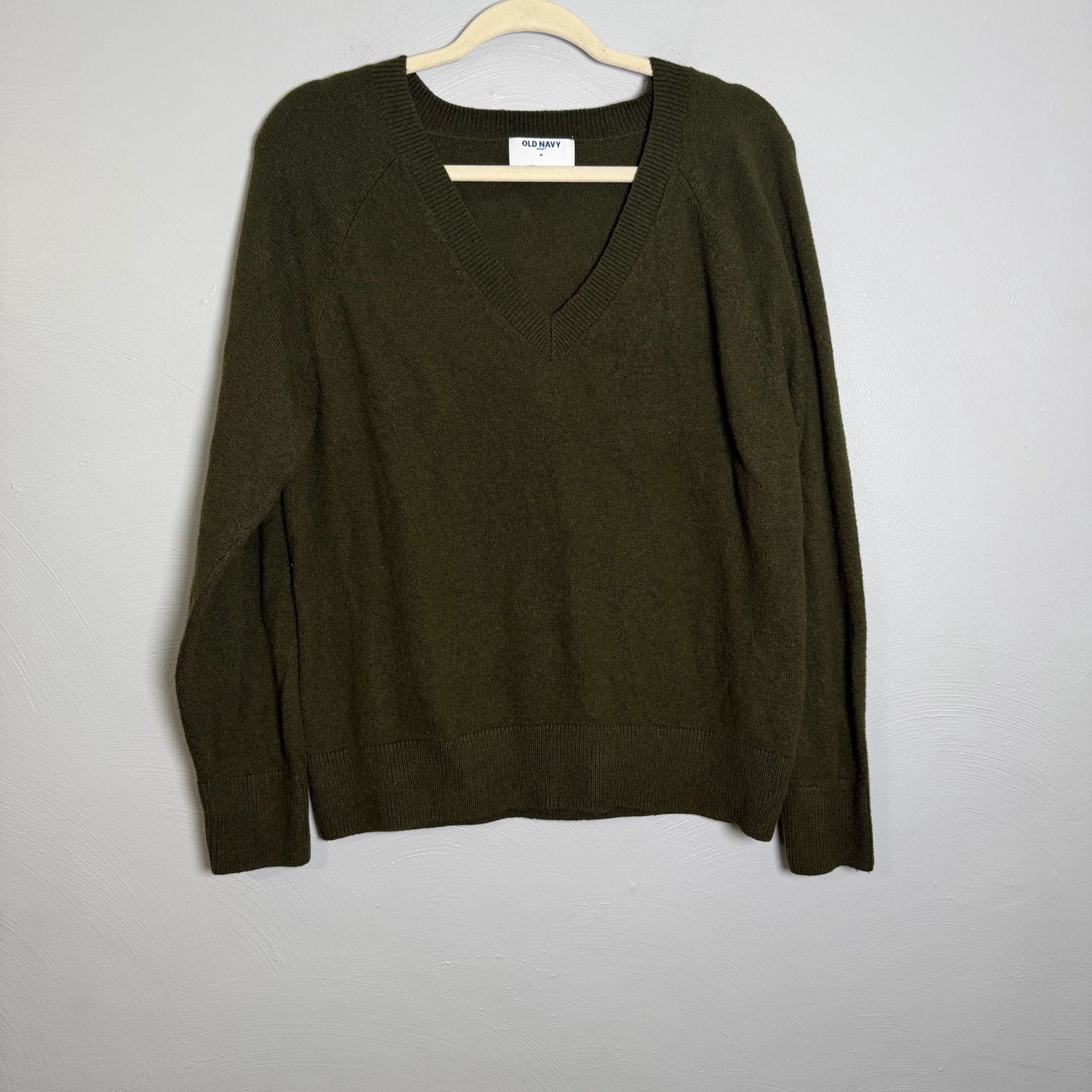 Old Navy SoSoft V-Neck Sweater Size M Olive Green 2