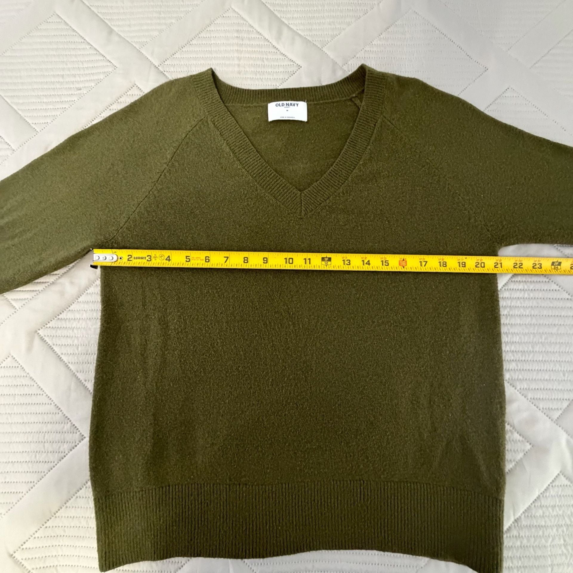 Old Navy SoSoft V-Neck Sweater Size M Olive Green 4