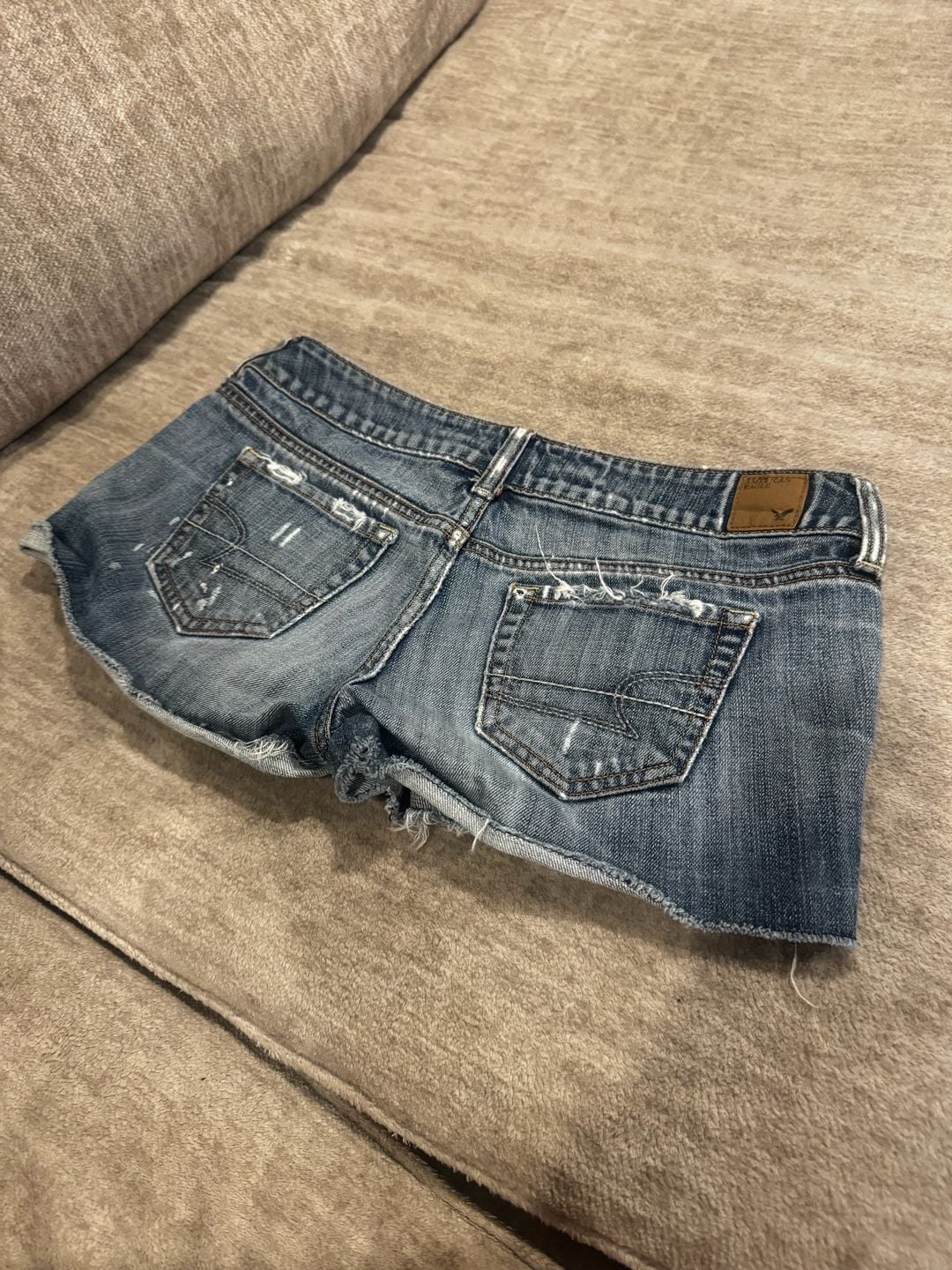 Mid-Rise American Eagle Booty Denim Cutoff Shorts Size 4 Distressed 2