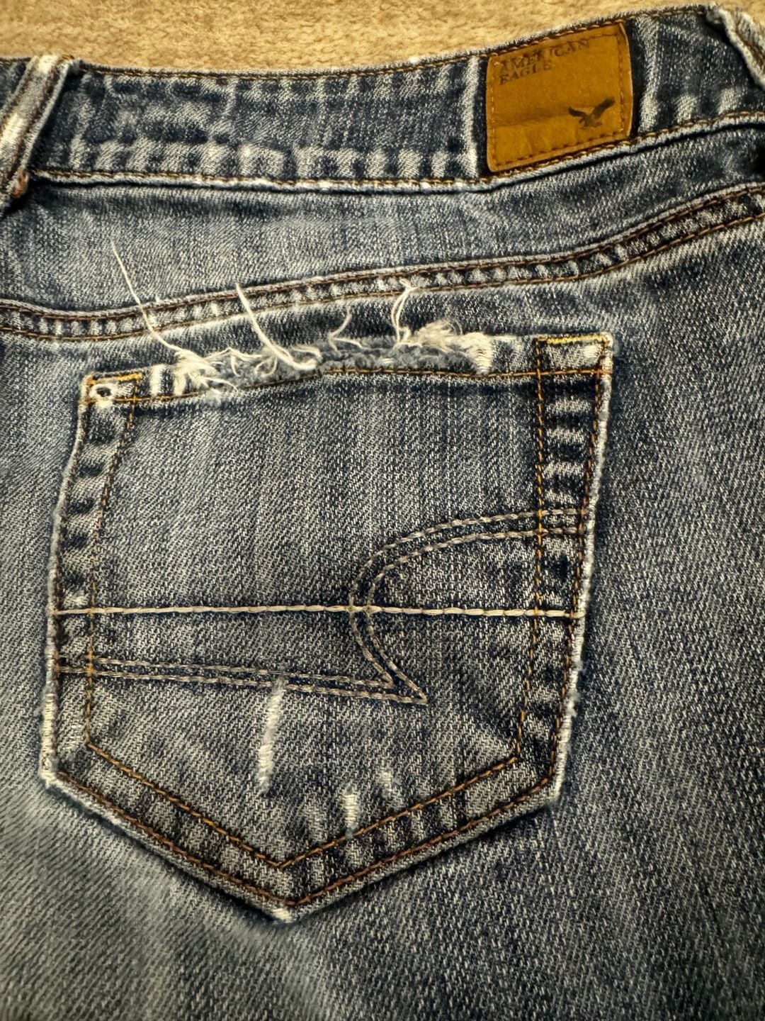 Mid-Rise American Eagle Booty Denim Cutoff Shorts Size 4 Distressed 6