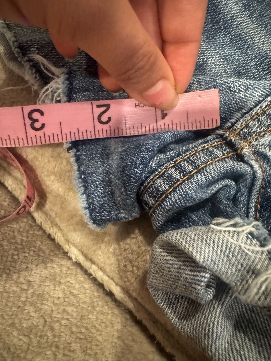 Mid-Rise American Eagle Booty Denim Cutoff Shorts Size 4 Distressed 9