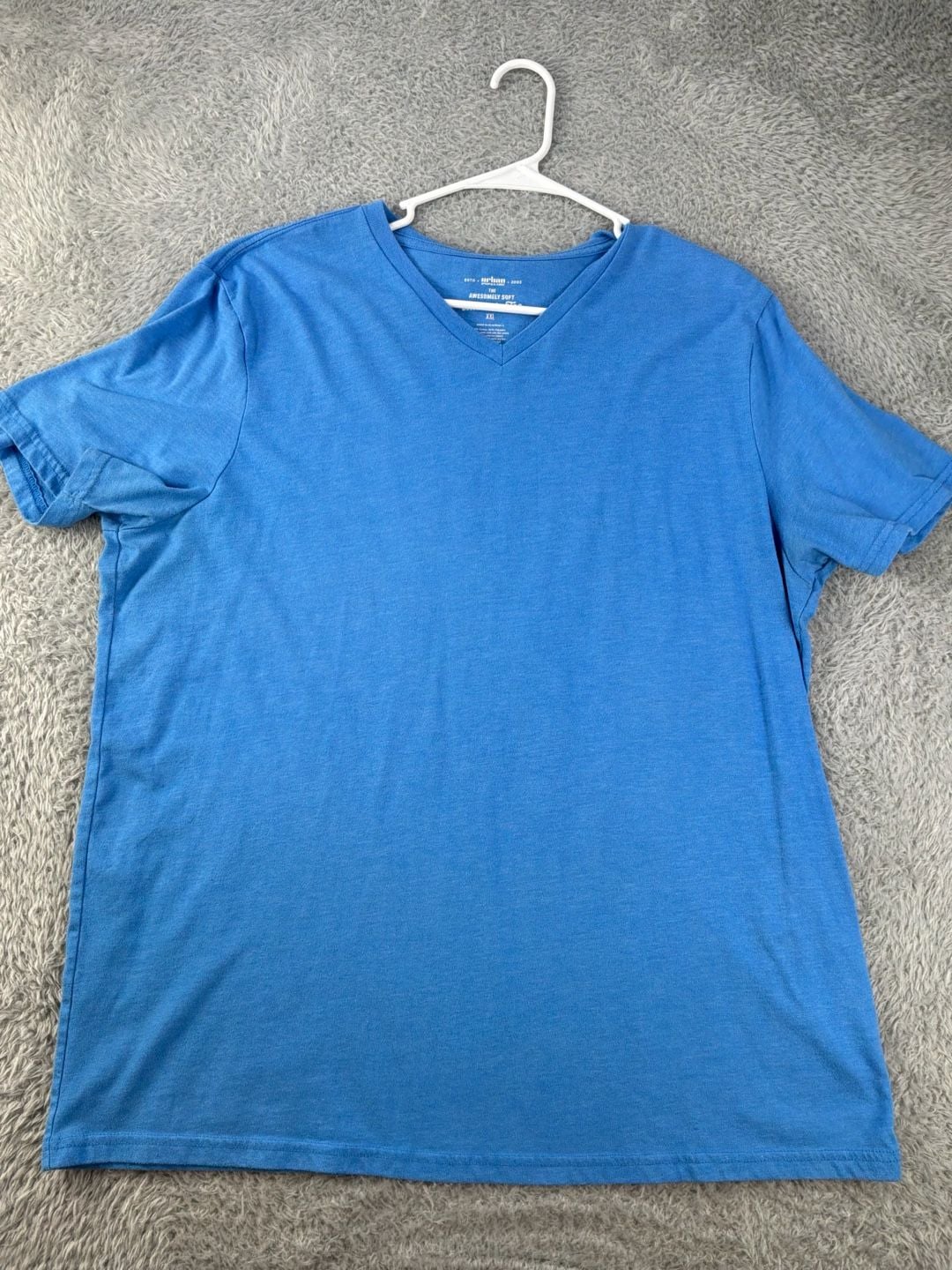 Bundle of (5) Men’s shirts Size 2XL 12