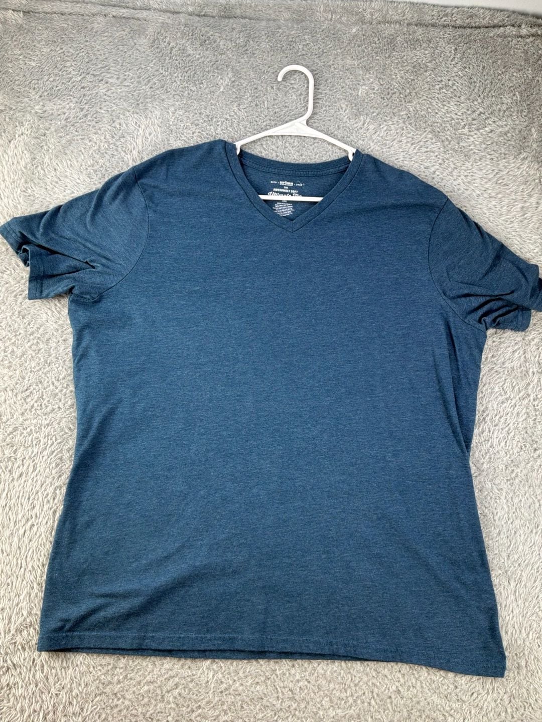 Bundle of (5) Men’s shirts Size 2XL 16
