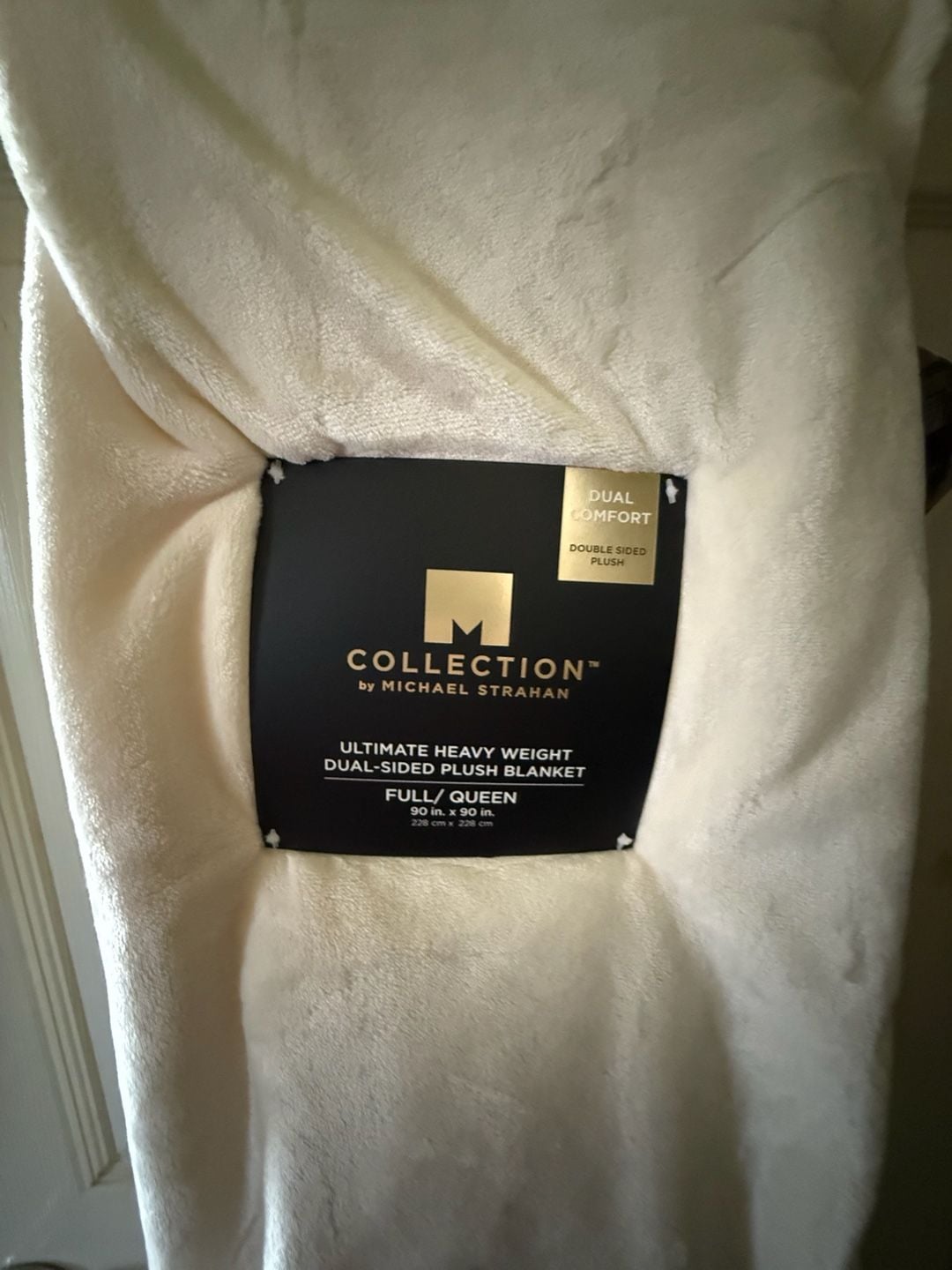 Cream Colored Collection by Michael Strahan Full/Queen Blanket 1
